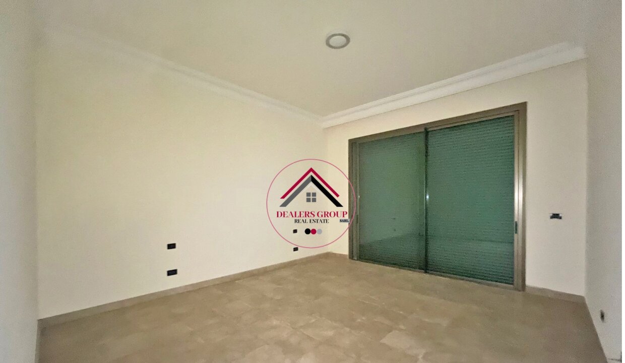 Spacious four Bedroom Apartement for sale in Ramlet el Bayda