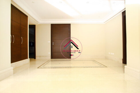 4 - Apartment Entrance (2)