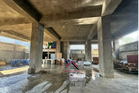 Spacious Warehouse for sale in Karantina
