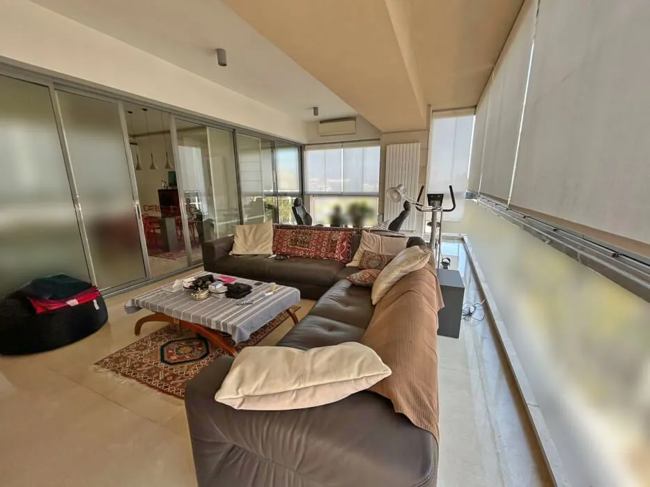 Super deluxe apartment for sale in Clemenceau