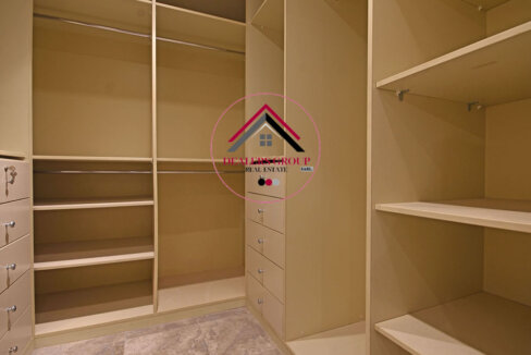 8- Walk In Closet