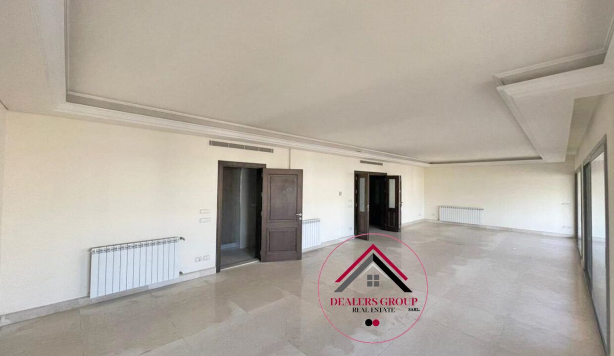 Apartment for sale in Ramlet el Bayda in a Prime Location