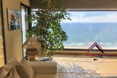 Sea View Deluxe Apartment for sale in Ramlet el Bayda