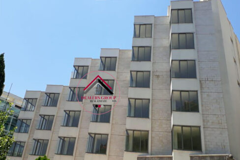 بناية-موقع-مميز-للبيع-في-وسط-بيروت