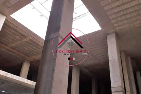 Mall / Warehouse for sale in Tallet el Khayat