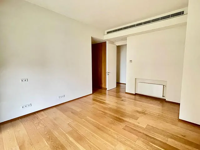 bedroom0