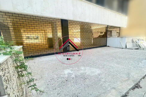 Prime Location Warehouse for sale in Ramlet el Bayda