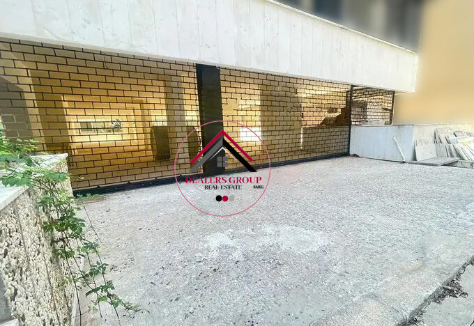 Prime Location Warehouse for sale in Ramlet el Bayda