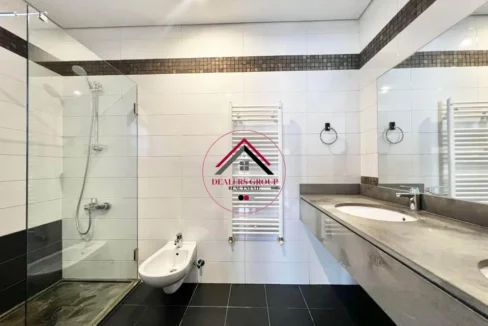 apartment for sale in Gemayze with sea view