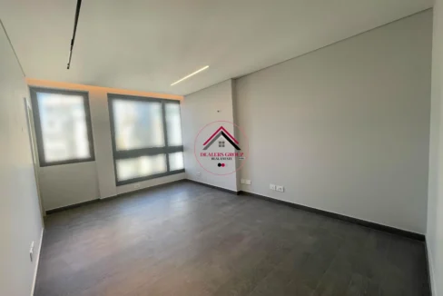 Prime Location Apartment for sale in Clemenceau