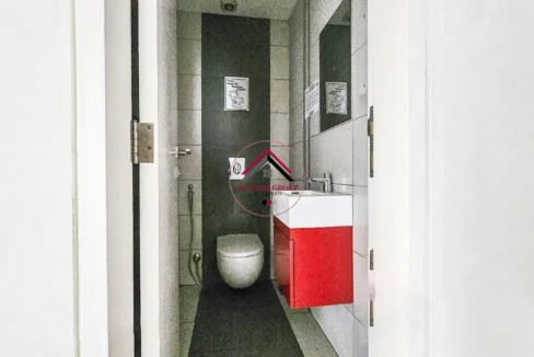 Prime Location Elegant Shop for sale in Achrafieh