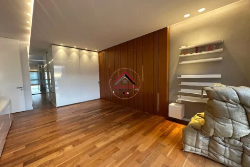 bedroom master