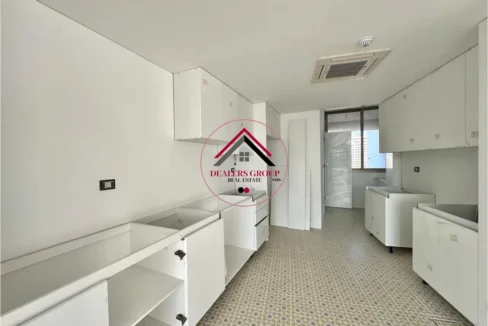 Private Rooftop Terrace ! Deluxe Apartment for sale in clemenceau.