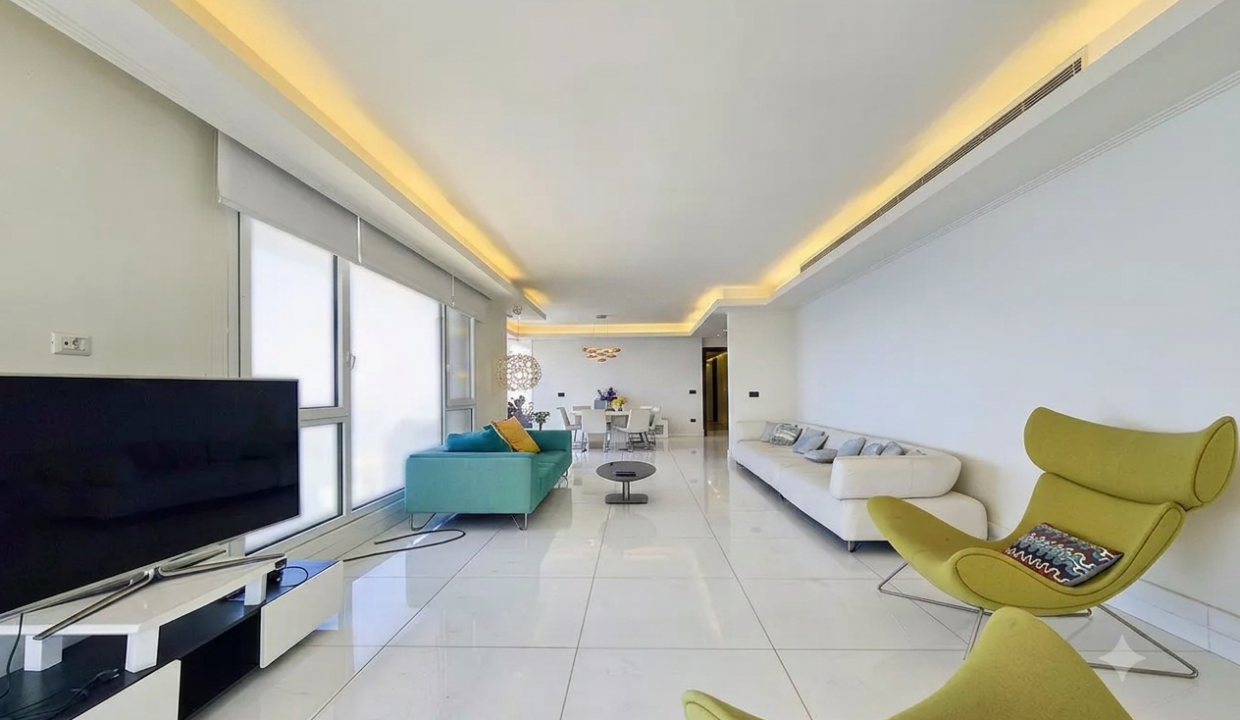 apartment sale ain mreisseh (1)