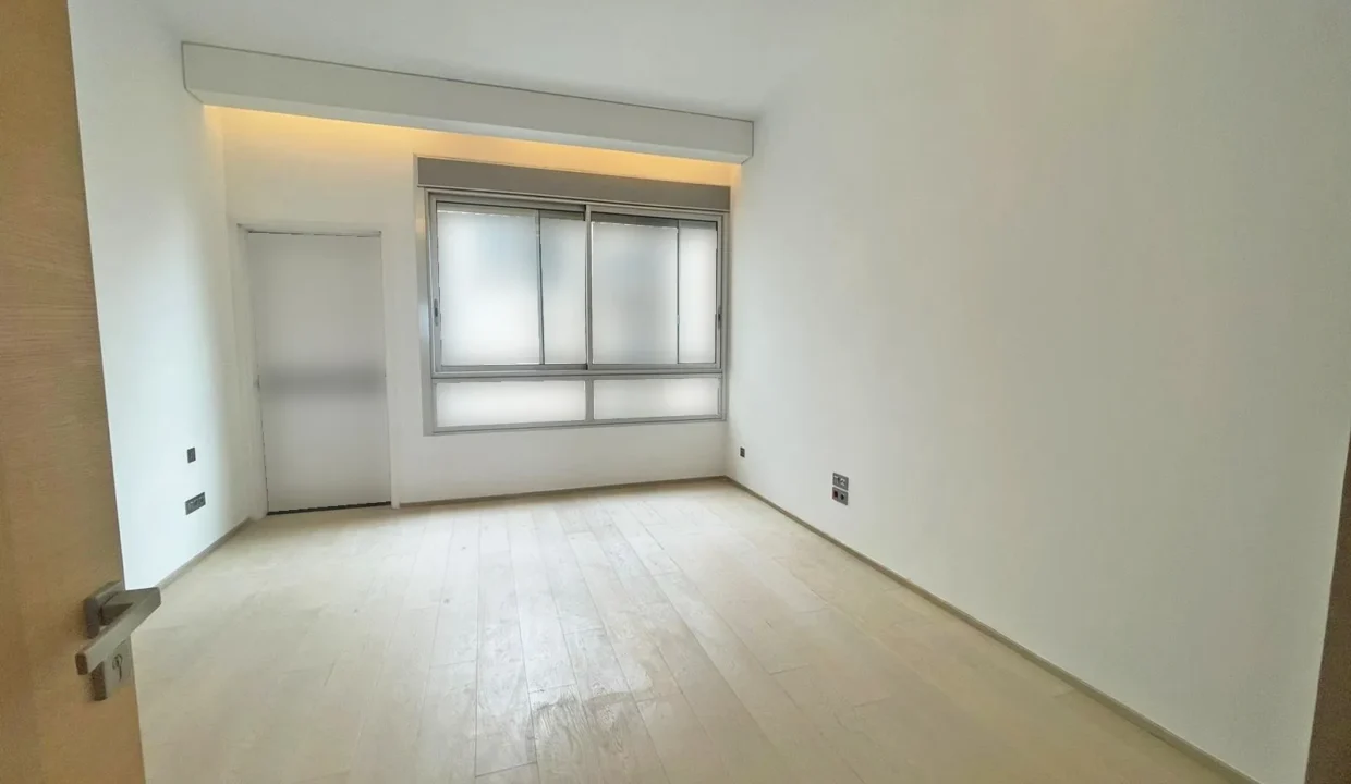 Brand New Super Deluxe Apartment For sale in Clemenceau