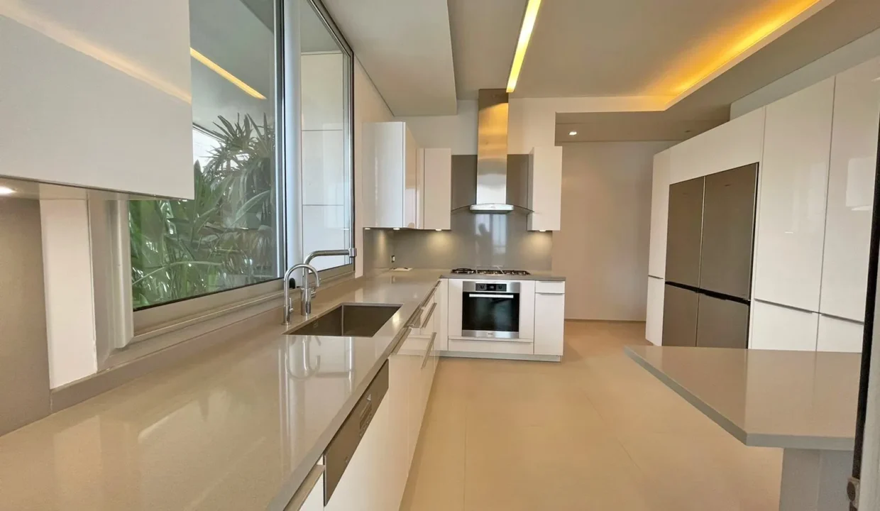 Brand New Super Deluxe Apartment For sale in Clemenceau