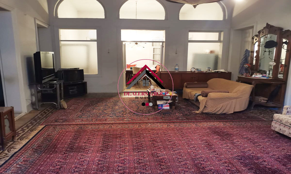 Prime Location Old Traditional House for sale in Saifi