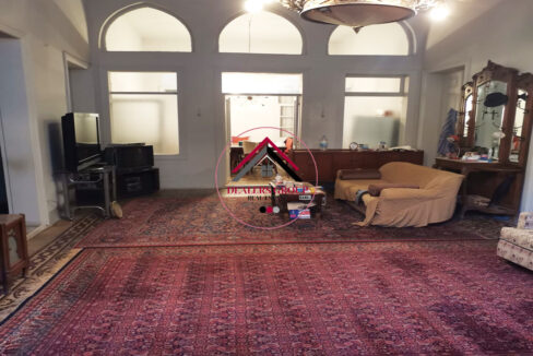 Prime Location Old Traditional House for sale in Saifi