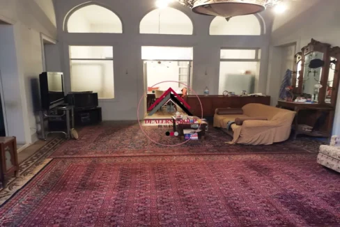 Prime Location Old Traditional House for sale in Saifi