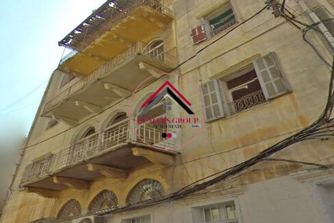 Prime Location Old Traditional House for sale in Saifi