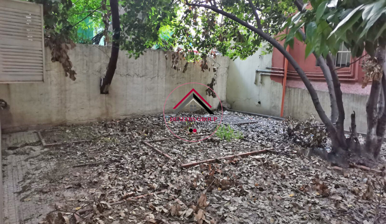 Prime Location Old Traditional House for sale in Saifi