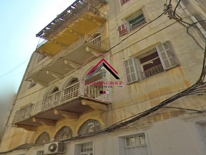 Prime Location Old Traditional House for sale in Saifi