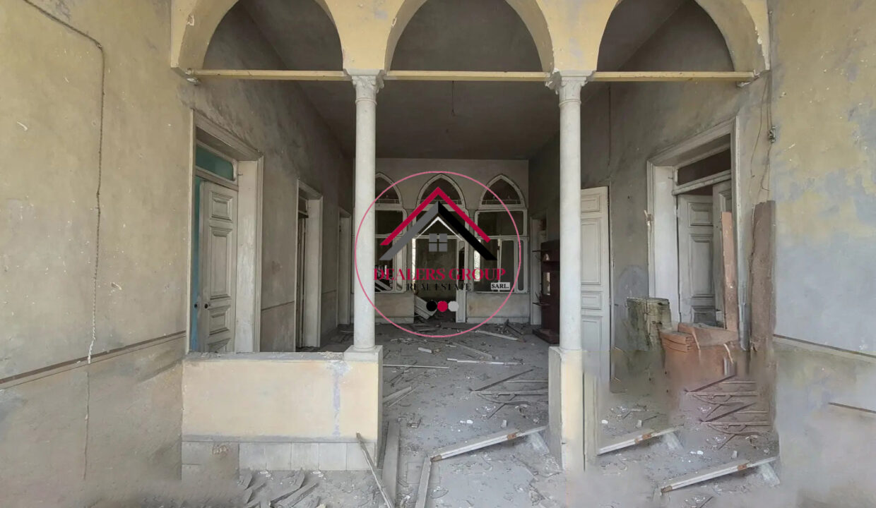 Prime Location Old Traditional House for sale in Saifi