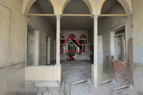 Prime Location Old Traditional House for sale in Saifi