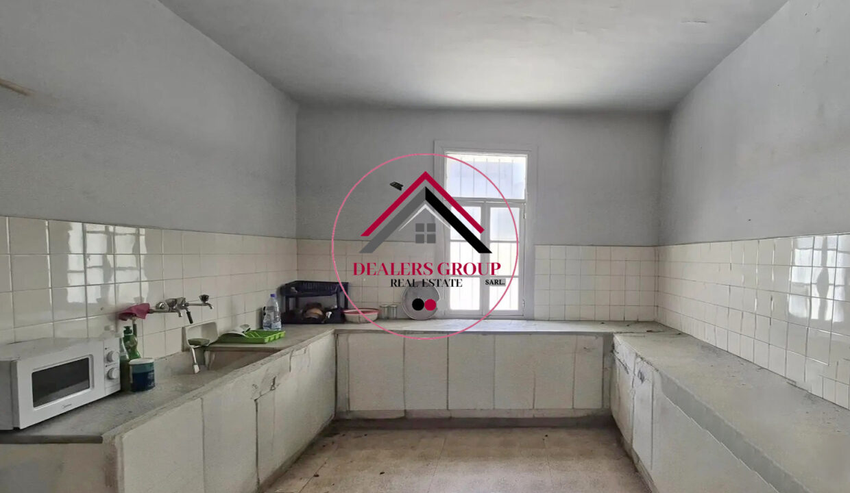Prime Location Old Traditional House for sale in Saifi