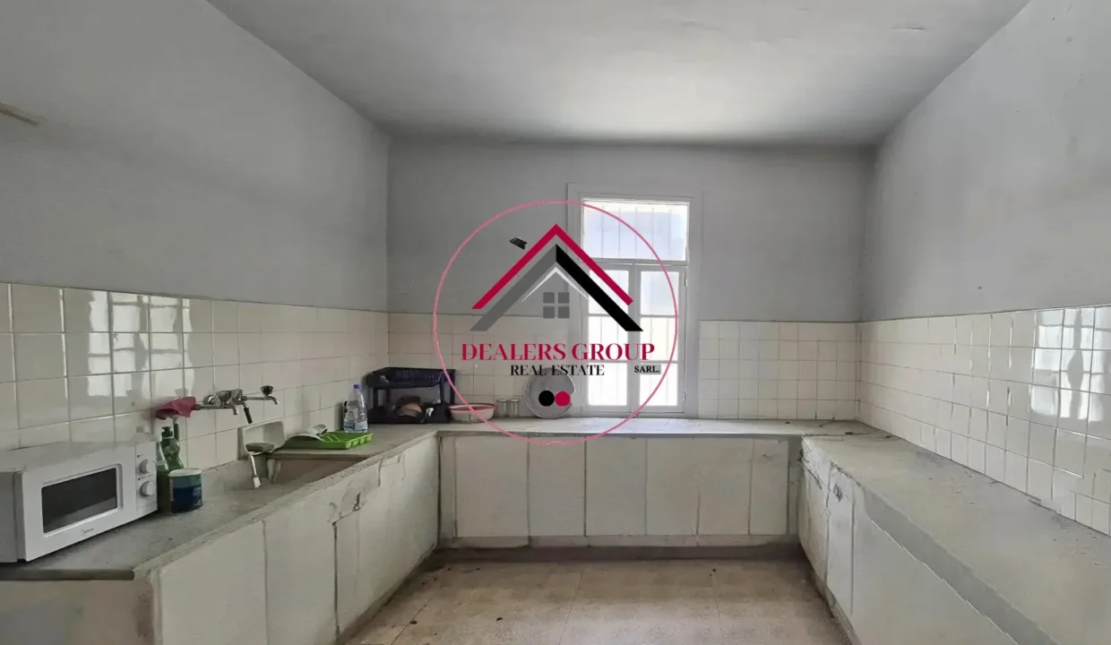 Prime Location Old Traditional House for sale in Saifi