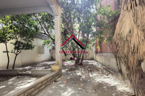 Prime Location Old Traditional House for sale in Saifi