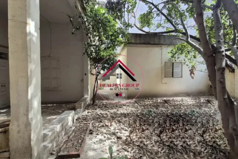 Prime Location Old Traditional House for sale in Saifi