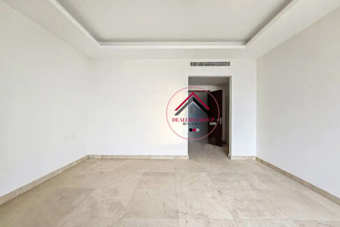 Sea View Apartment for sale in Ramlet el Bayda in a Modern Building