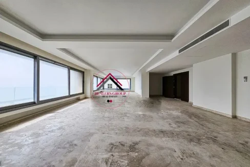 Sea View Apartment for sale in Ramlet el Bayda in a Modern Building
