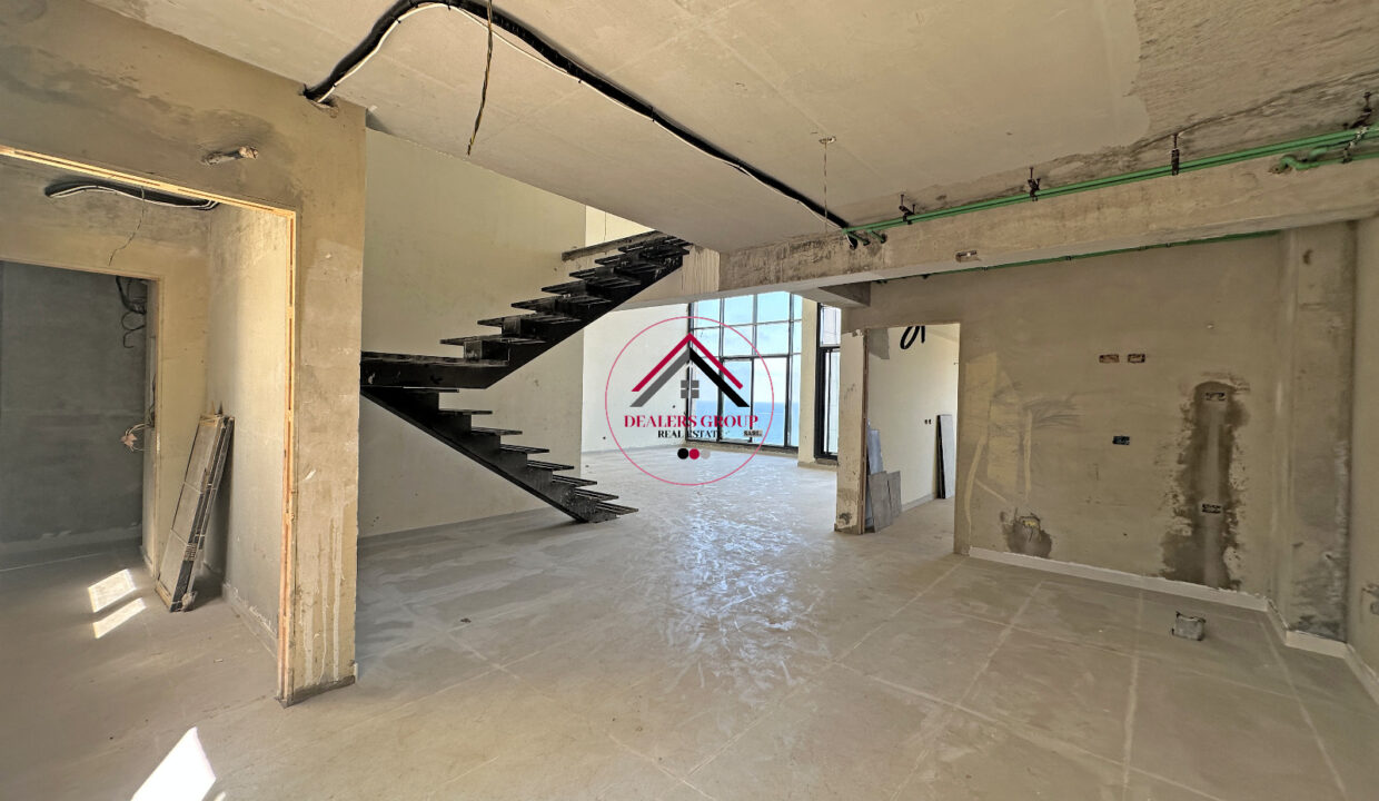 Stylish Duplex Loft with Sea View for Sale in Manara