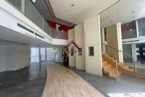 Prime Location Restaurant -Shop for sale in Achrafieh