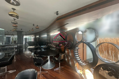 Prime Location Restaurant -Shop for sale in Achrafieh