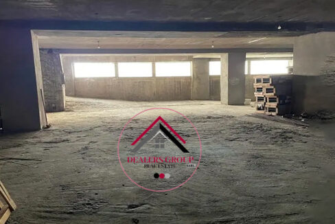 High Ceilings Spacious Warehouse for sale in Ramlet el Bayda - Beirut