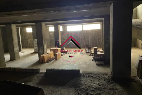 High Ceilings Spacious Warehouse for sale in Ramlet el Bayda - Beirut