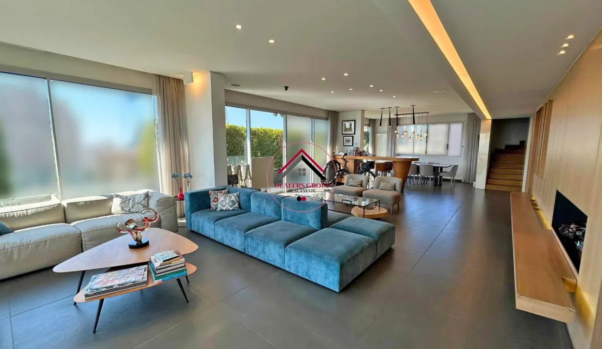 main reception 0