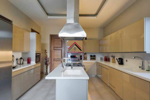 Sea View Penthouse Duplex for sale in Ramlet el Bayda + Private Gym