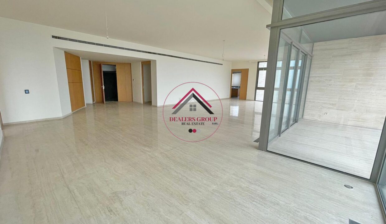 Sea View Apartment for sale in Carré d'Or, Achrafieh