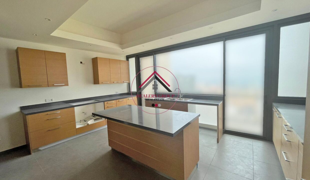 Sea View Apartment for sale in Carré d'Or, Achrafieh