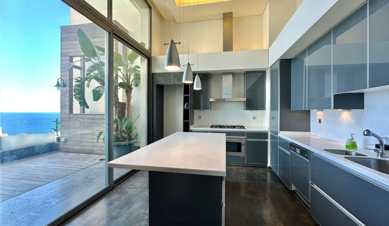 Sea View Penthouse Apartment for sale in Hamra -Ras Beirut