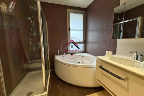 Deluxe Apartment for sale in Tallet el Khayat in a Prime Location