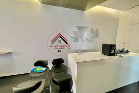 Prestigious Chalet For Sale In Yacht Club - Downtown