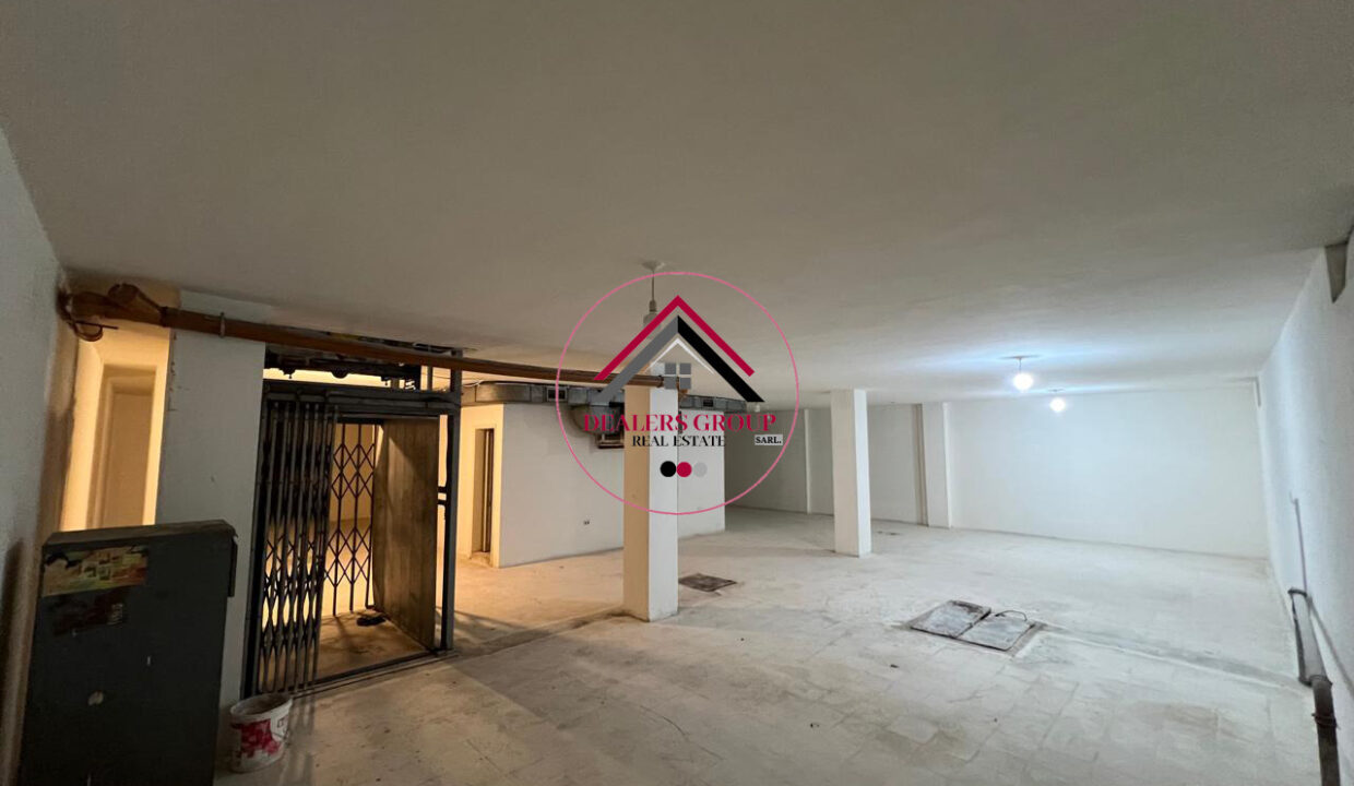 Pime Location Warehouse for sale in Tallet el Khayat - Beirut