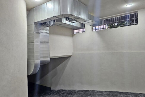 Prime Location Warehouse for sale in Baabda