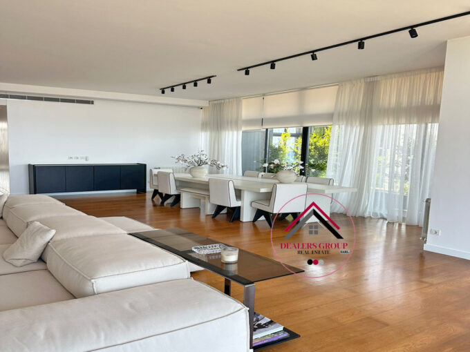 Luxury 4-Master Bedroom Apartment with Panoramic Views & Terrace