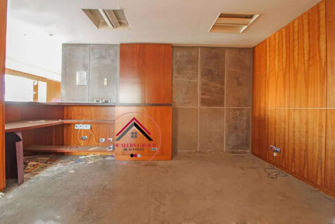 Prime Location wonderful Office for sale in Verdun